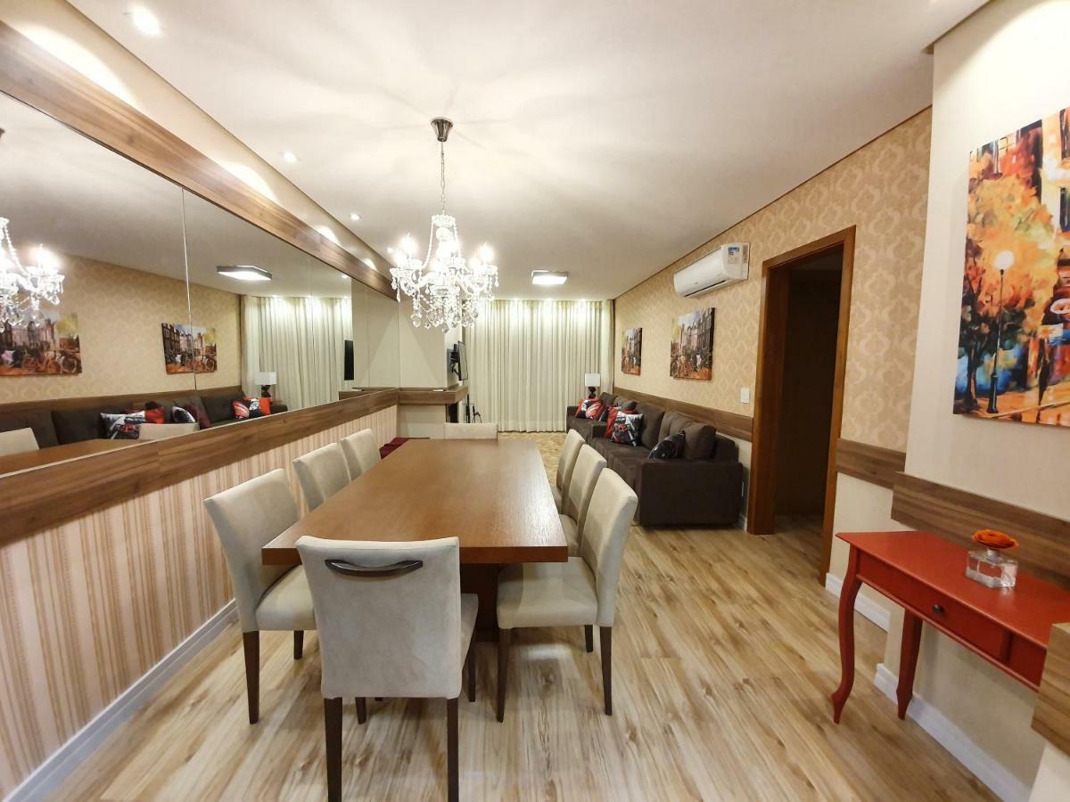 Apto De Luxo A 250mts Rua Coberta, 2 Suítes, Mobiliado E Equipado * Gramado